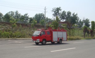 江铃水罐消防车（2...