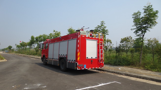东风天锦森林消防车（6吨）图片