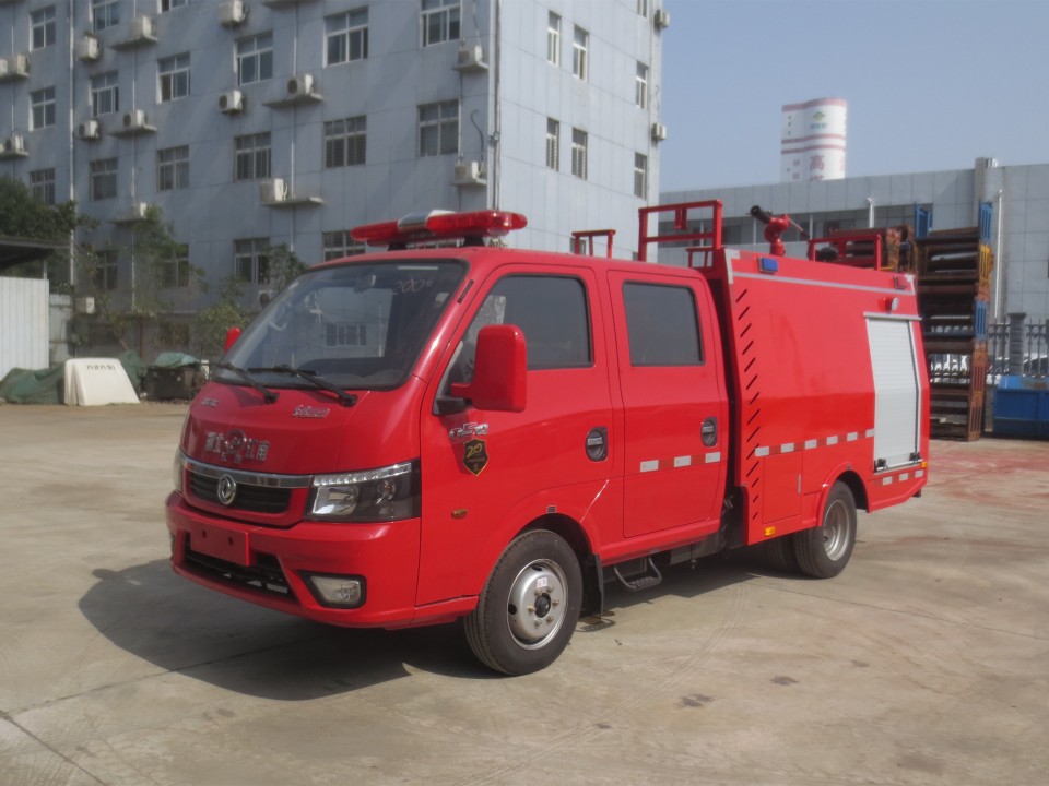 东风途逸水罐消防车（双排）图片