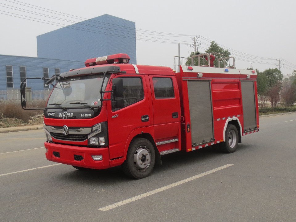 东风大卡泡沫消防车（5吨）图片