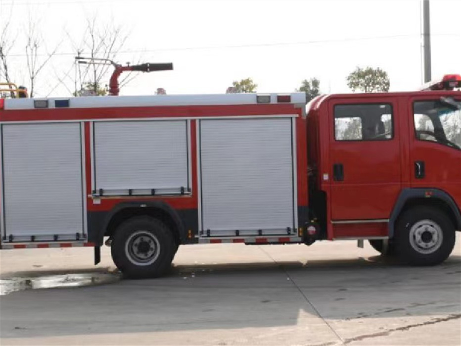 豪沃轻型水罐消防车（4.5吨）图片