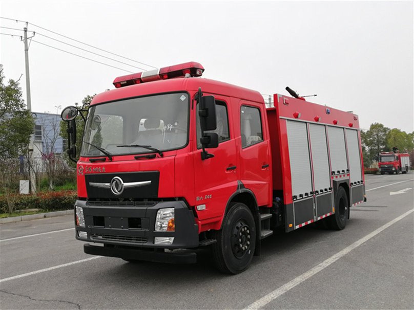 东风仿天锦泡沫消防车（6.3吨）