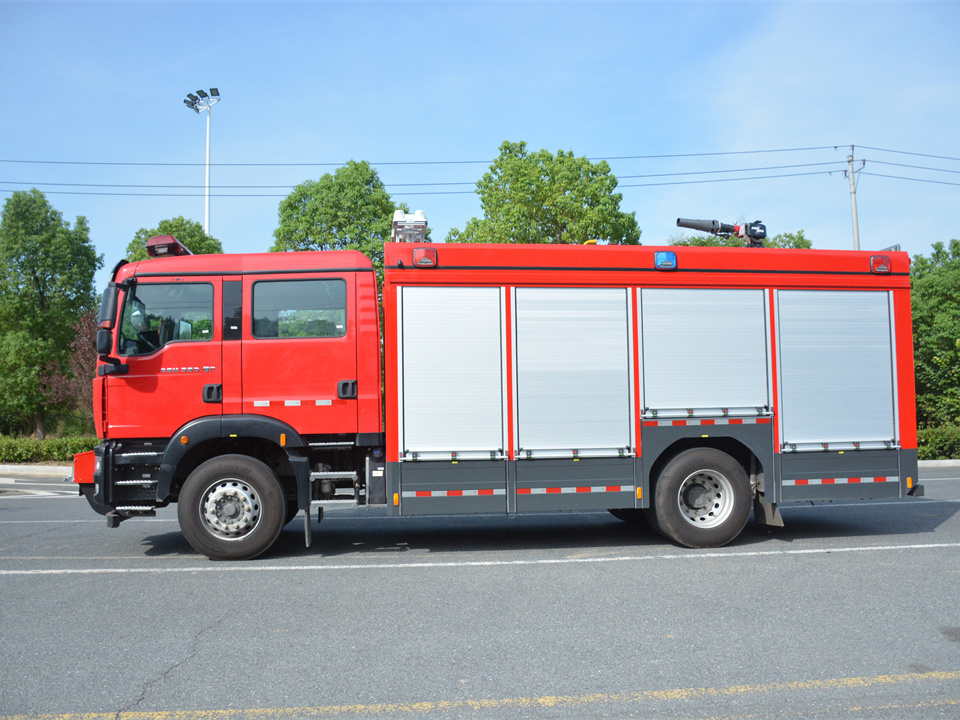 JDF5180GXFAP55/Z6压缩空气泡沫消防车（5.6吨）图片