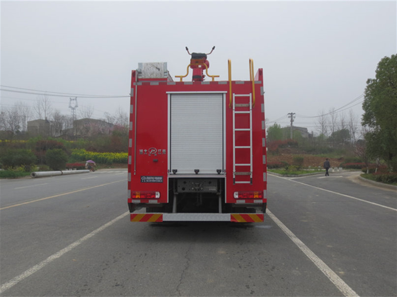 豪沃后双桥干粉泡沫水三联用消防车（10吨）图片
